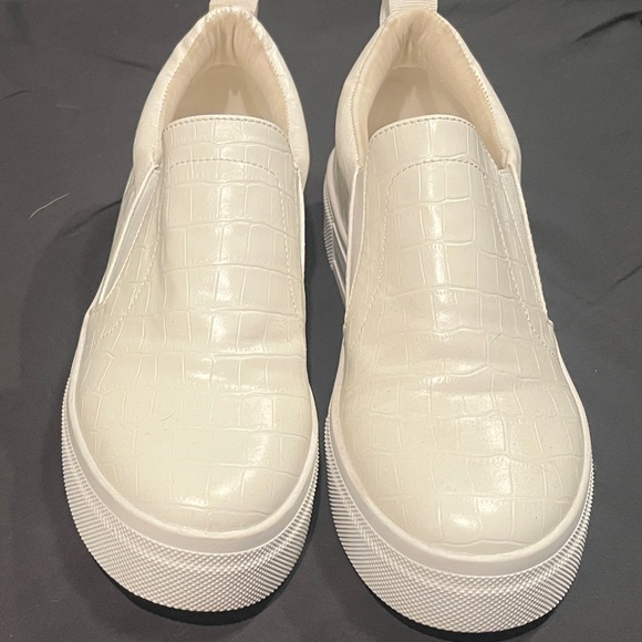 Lulus platform slip on sneakers - Picture 3 of 9